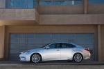 Lexus ES300h 2012 года